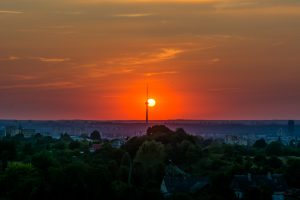 Vakariene ant kalno, taure vyno, plius gera kompanija ir nuostabus saulelydis,yra geriausias budas uzbaigti diena.