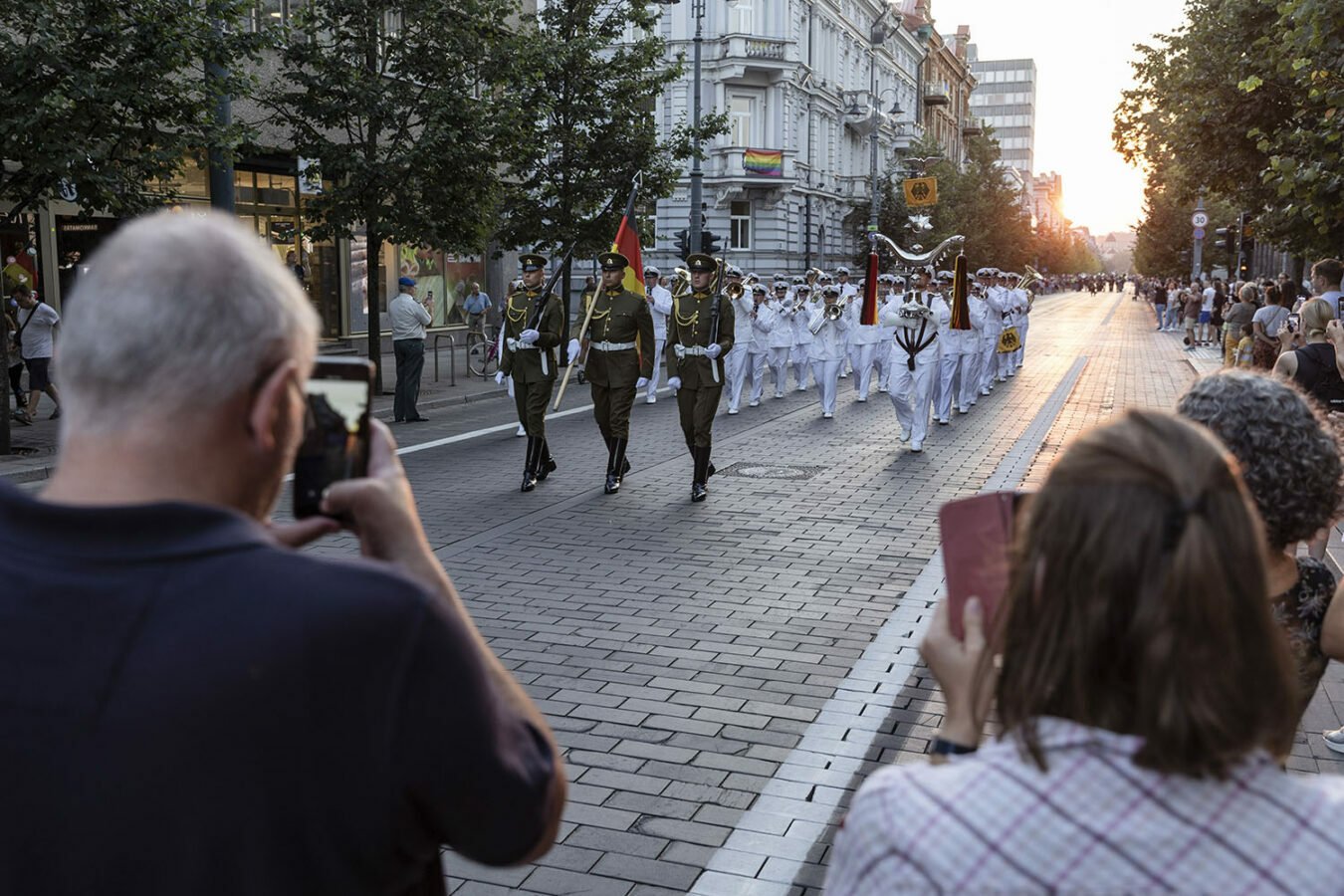 Laisvės Dieną Lietuvos Kariuomenė Pasitiko Nato Karinių Orkestrų