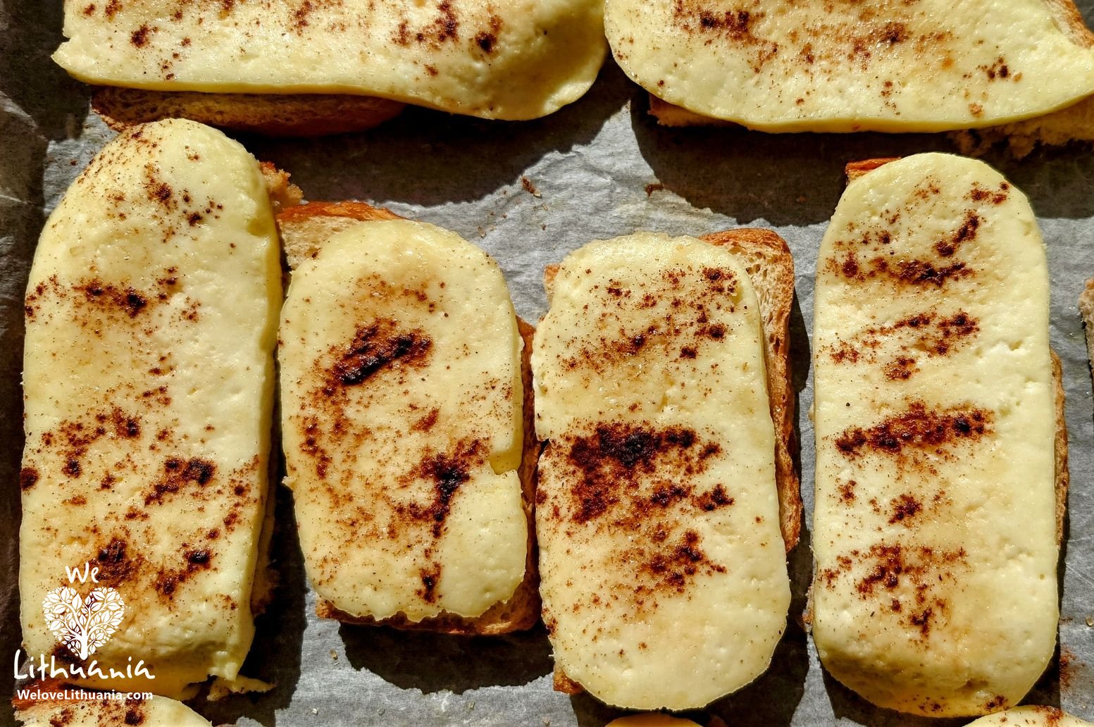 karšti sumuštiniai su varškės sūriu